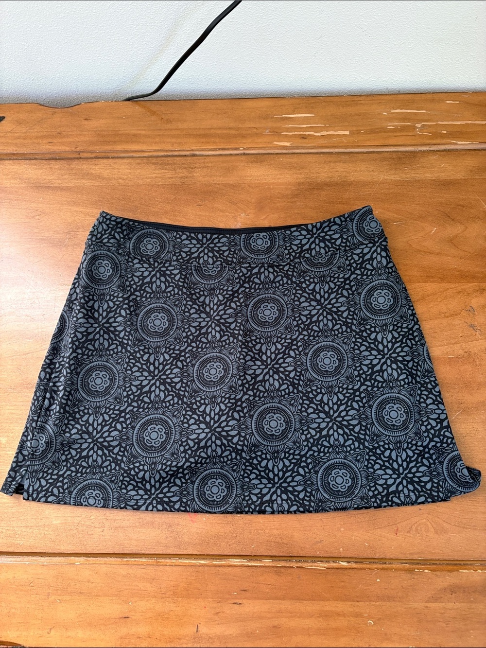 Tranquility by Colorado Clothing Black A-Line Skort Size Large